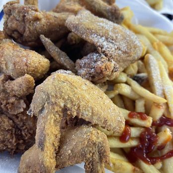 Hook fish and chicken - Wing platter - Fish & Chips Near Me - Miami Gardens, Florida Hook fish and chicken - Wing platter - Fish & Chips Near Me - Miami Gardens, Florida