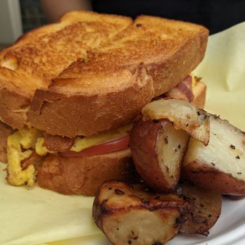 Arize Bistro - Breakfast & Brunch Near Me - Long Beach, California