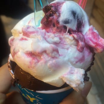 Gelato Fantasy - Dark chocolate and Cherry - Ice Cream & Frozen Yogurt Near Me - San Marco, VE Gelato Fantasy - Dark chocolate and Cherry - Ice Cream & Frozen Yogurt Near Me - San Marco, VE