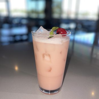 Juicy Claws Restaurant - A frozen mango drink - Seafood Near Me - Austin, Texas