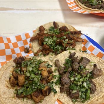 El Tragon Taqueria - Tacos de pollo, al pastor and asada - Mexican Near Me - Chicago, Illinois