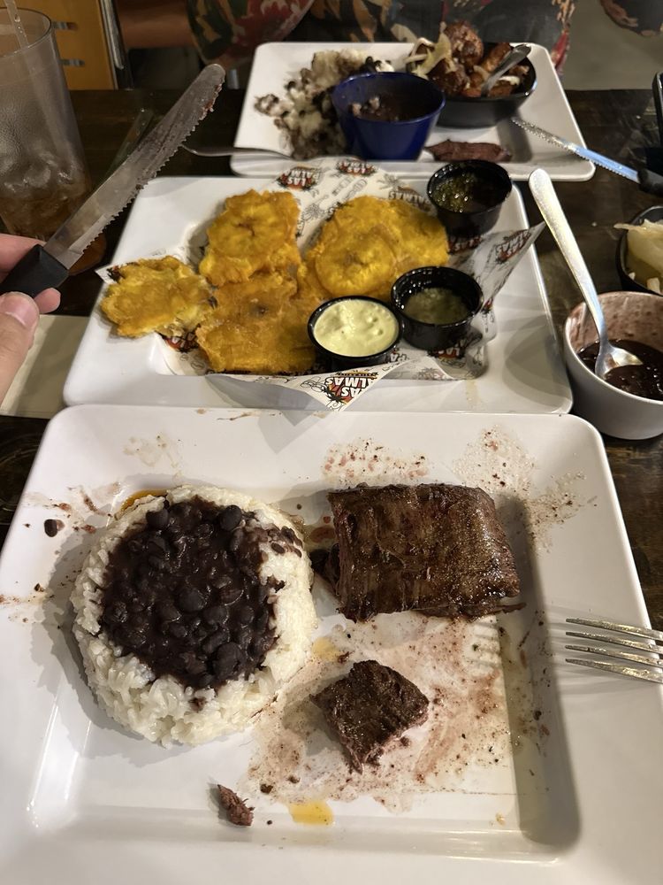 Las Palmas Latin Grill