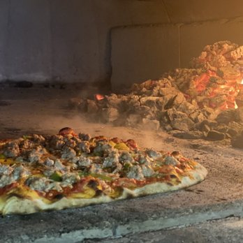 Fuoco Apizza - Coal fired cooking - Pizza Near Me - Cheshire, Connecticut