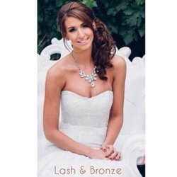 Beauty Suite - Beautiful bride in her medium/dark blend spray tan.