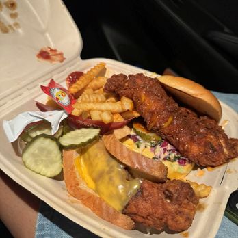 Dave's Hot Chicken - * Dave's #3 1 Tender & 1 Slider w/ Fries * - Chicken Shop Near Me - Portland, Oregon