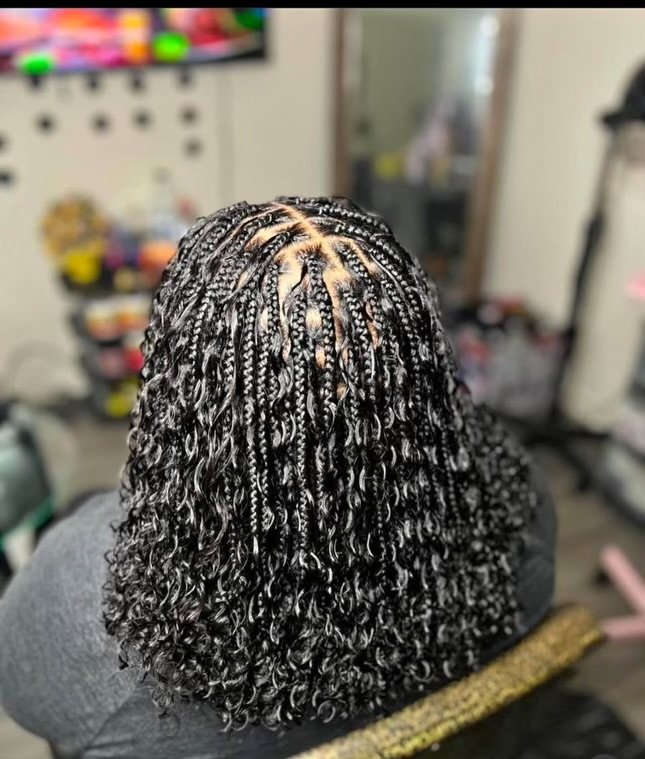 Hair Breading Oyana Logo