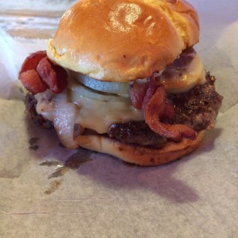Billy's Tap - Deluxe bacon burger - Bars Near Me - Canton, Illinois