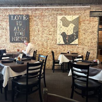 McEwen's Memphis - cute interior - Southern Near Me - Memphis, Tennessee McEwen's Memphis - cute interior - Southern Near Me - Memphis, Tennessee