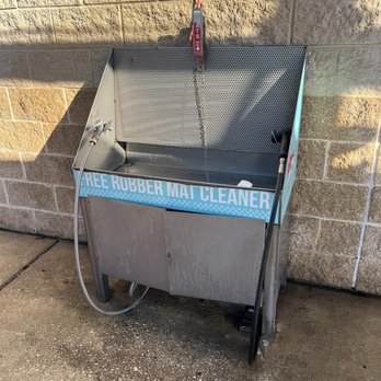 The Bubble Bath Car Wash - Mat service station. - Car Wash Near Me - San Antonio, Texas