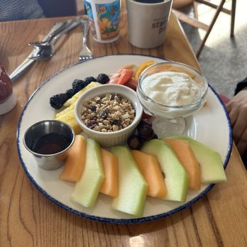 Hickory Dining Room - Granola and fruit platter - Breakfast & Brunch Near Me - Davis, West Virginia