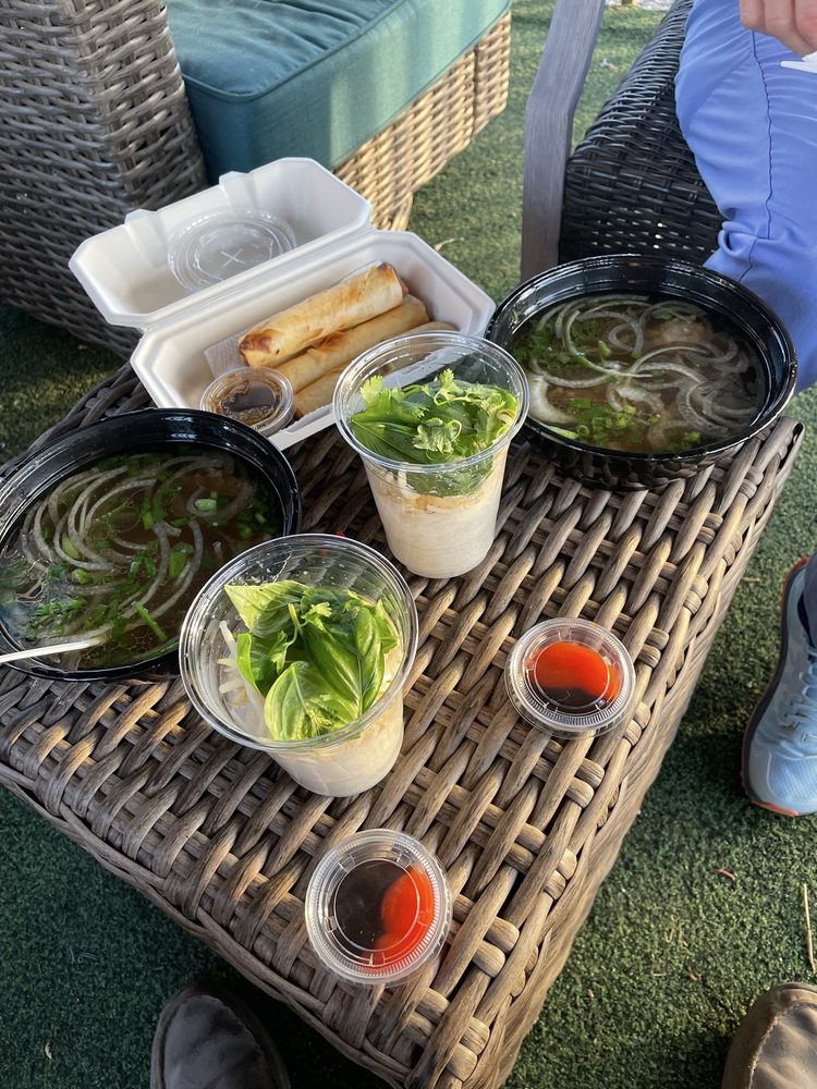 Trang's Kitchen Logo