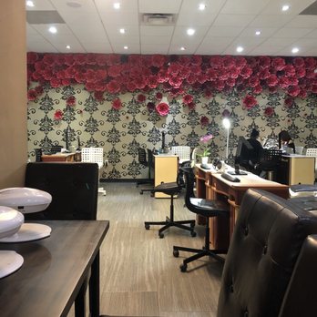 Evan Nails - This wall is beautiful - Nail Salons Near Me - Houston, Texas Evan Nails - This wall is beautiful - Nail Salons Near Me - Houston, Texas