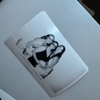 Pic Mee Photo Booth - Black and white photo options - Photo Booth Rentals Near Me Pic Mee Photo Booth - Black and white photo options - Photo Booth Rentals Near Me