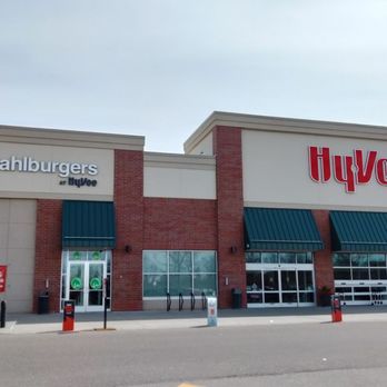 Hy-Vee - the exterior of a store - Grocery Near Me - Shakopee, Minnesota Hy-Vee - the exterior of a store - Grocery Near Me - Shakopee, Minnesota