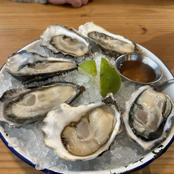 Handline - half a dozen oysters - Seafood Near Me - Sebastopol, California Handline - half a dozen oysters - Seafood Near Me - Sebastopol, California