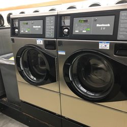 Florence Tanning & Coin Laundry - Medium size washing machines