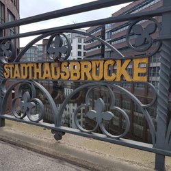 Die Stadthausbrücke