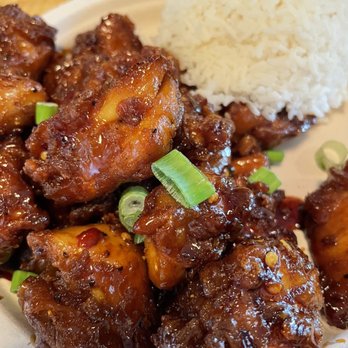 Mint Thai Kitchen - Crispy Chicken Dish- really flavorful and a good portion. Got it in mild and it was perfect. - Thai Near Me - Houston, Texas