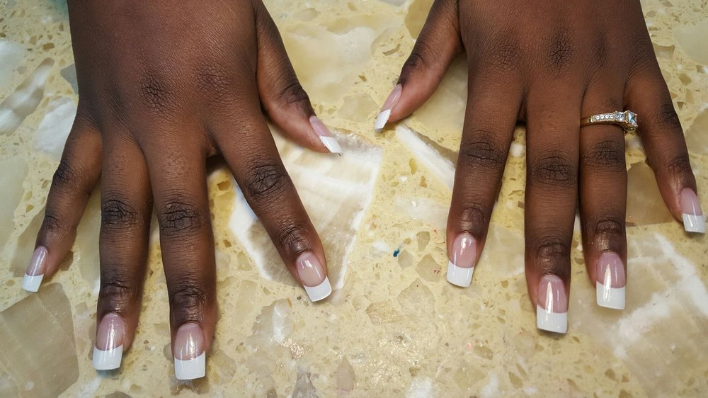Cutee Nails & Spa Logo