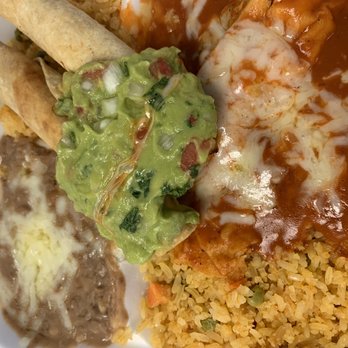 Ruben's Mariscos and Mexican Grill - Combo plate number enchilada was supposed to have no sauce. I asked for the salad to be separate - Seafood Near Me - Apple Valley, California Ruben's Mariscos and Mexican Grill - Combo plate number enchilada was supposed to have no sauce. I asked for the salad to be separate - Seafood Near Me - Apple Valley, California