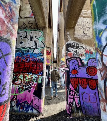 Graffiti Pier by null