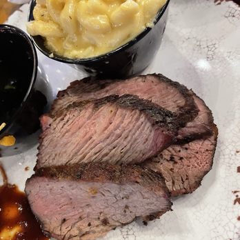 Sauced BBQ & Spirits - Brisket with Mac n cheese - Barbeque Near Me - Irvine, California Sauced BBQ & Spirits - Brisket with Mac n cheese - Barbeque Near Me - Irvine, California