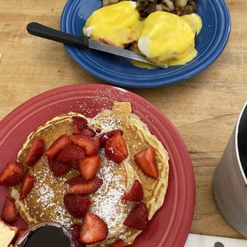 Mama's Royal Cafe - Breakfast & Brunch Near Me - Oakland, California