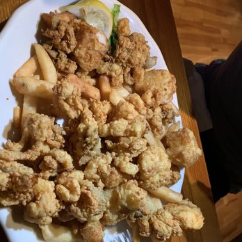 Thirsty Whale - Fisherman's platter - American Near Me - Bar Harbor, Maine