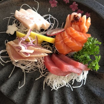 Starfish Sushi - Sashimi Mix  .... like butter - Sushi Bars Near Me - Downey, California