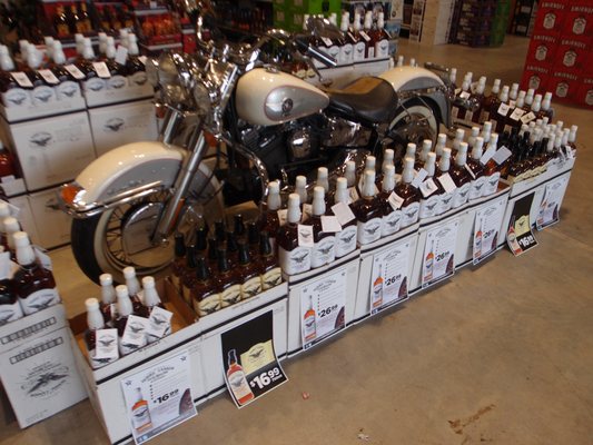 CANTON WINE & SPIRITS WAREHOUSE - 2017 Marietta Hwy, Canton, Georgia