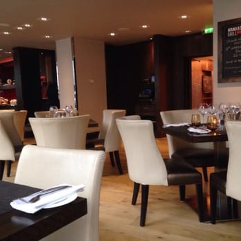 Manhattan Grill - Steakhouses Near Me - London, XGL