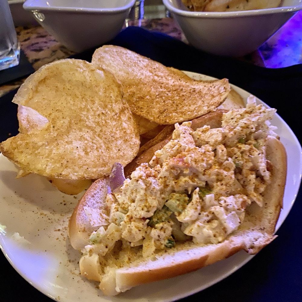 Black Pearl - Lobster roll - Cocktail Bars Near Me - Tyler, Texas Black Pearl - Lobster roll - Cocktail Bars Near Me - Tyler, Texas