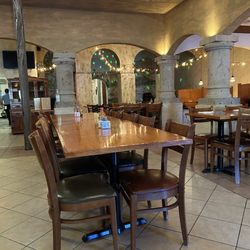 El Rio Mexican Restaurant - Nice interior