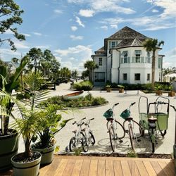 Linnette's - Linnette's at The Dunlin Resort