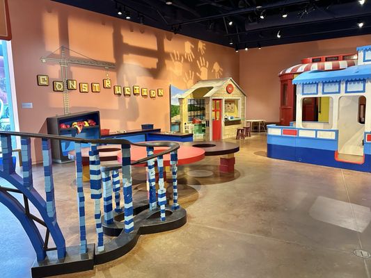 Fort Worth Museum of Science and History by null