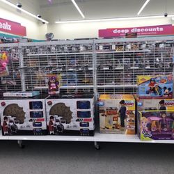 dd's DISCOUNTS - Since I haven't been here before, not sure if it's usually like this