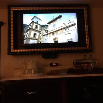 Peppermill Reno - No free water by the TV playing Italian scenery - Casinos Near Me - Reno, Nevada Peppermill Reno - No free water by the TV playing Italian scenery - Casinos Near Me - Reno, Nevada