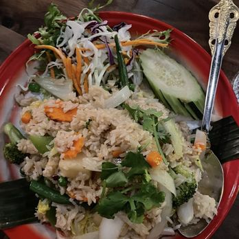 All Thai - Pineapple fried rice - Thai Near Me - Bellevue, Washington All Thai - Pineapple fried rice - Thai Near Me - Bellevue, Washington