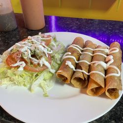 El Guanajuato Restaurante - Chicken flautas