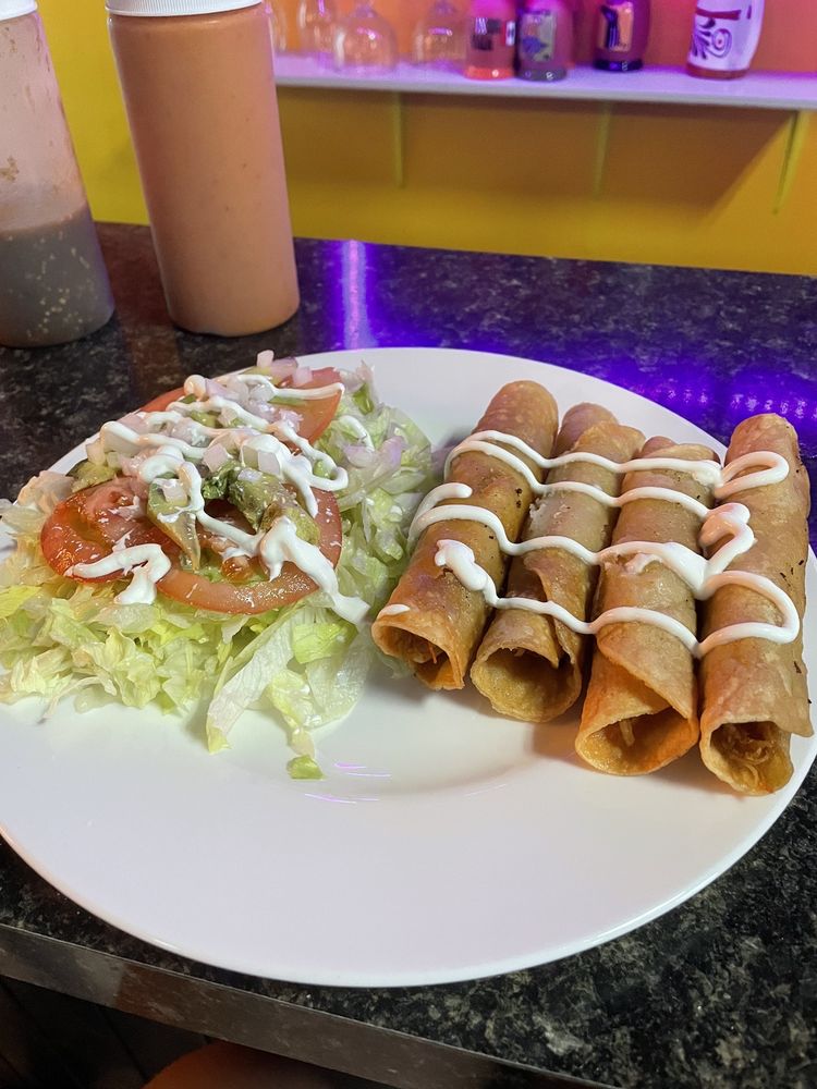 Food from El Guanajuato Restaurante