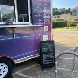 Dreamburger - The outside of the shop