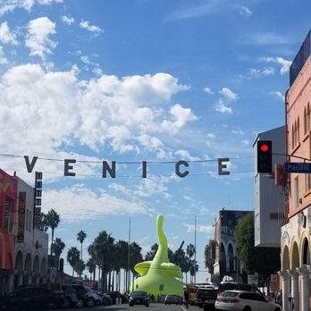 Venice Beach Boardwalk - Beaches Near Me - Venice, California