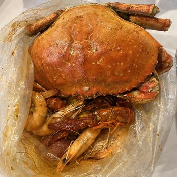 Cap't Loui - Pick 3 Combo: 1.75 lb. Dungeness Crab, Crawfish, and Shrimp Head On with medium spice Cap't Loui sauce - Seafood Near Me - Cupertino, California