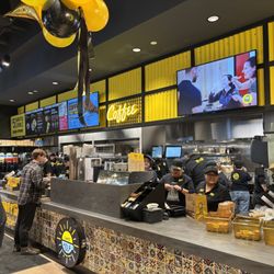 Guzman y Gomez - Deerfield - Counter to order from and pick up food from