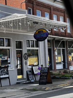 MTN Mystic Gallery And Coffee