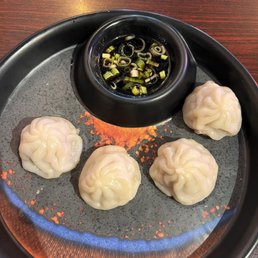 Steam Ginger Pork Dumplings (4 pcs) 蒸小笼包