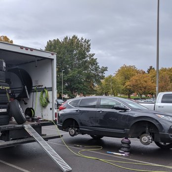 Honey Bee Mobile Tire - Roadside Assistance Near Me Honey Bee Mobile Tire - Roadside Assistance Near Me