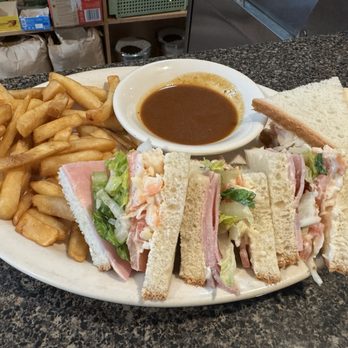 Dee's Deli and Cafe - Cafes Near Me - Yonkers, New York