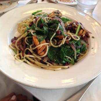Piatti - Linguini with Atlantic salmon, capers, Kalamata olives, sauteed onions, herbs, spinach, EVOO - Italian Near Me - La Jolla, California Piatti - Linguini with Atlantic salmon, capers, Kalamata olives, sauteed onions, herbs, spinach, EVOO - Italian Near Me - La Jolla, California