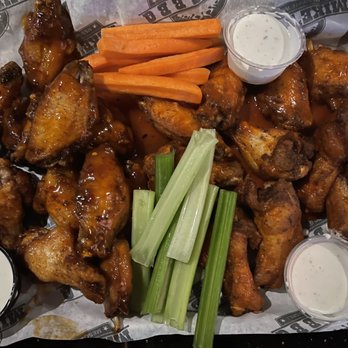 Mike's BBQ - Wings (Habanero Mango and Buffalo) - Barbeque Near Me - Escondido, California Mike's BBQ - Wings (Habanero Mango and Buffalo) - Barbeque Near Me - Escondido, California